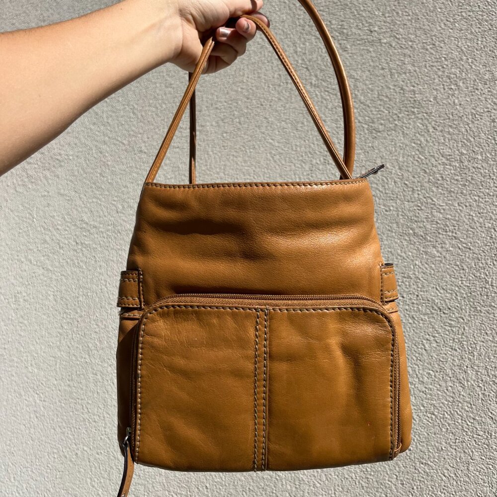 Tignanello genuine leather Y2K style crossbody bag with a buckle - Picture 3 of 3